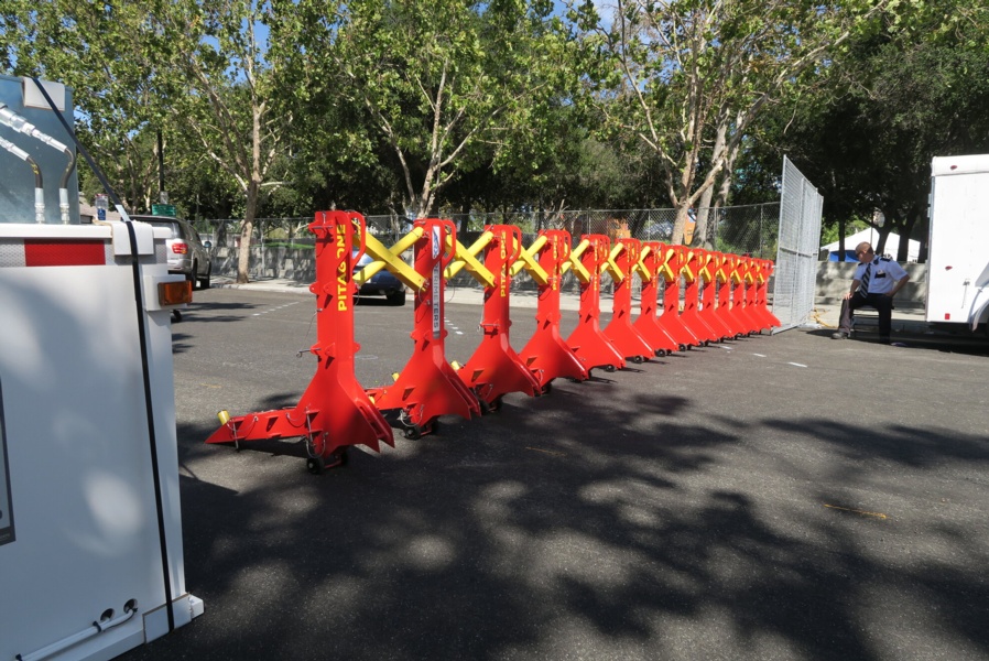 PITAGONE_FLEXIBLE_SECURITY_BARRIER_FOR_CROWD_CONTROL (1)